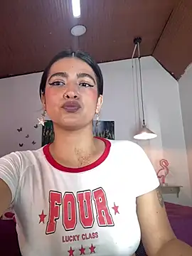 Snapshot of Cleopatracute_ chatting on January 22, 2025, 1:42 pm Cleopatracute online show from January 22, 2025, 1:42 pm