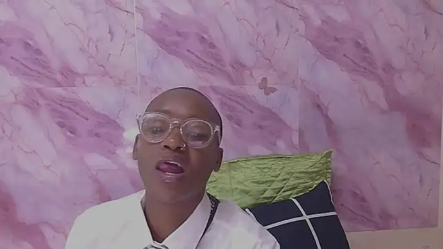 Snapshot of EbonyOlive69 chatting on February 15, 2026, 6:18 pm EbonyOlive69 online show from February 15, 2026, 6:18 pm