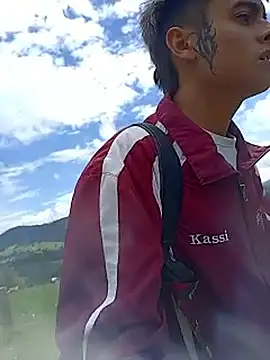 Cuervo maniaco online show from December 19, 2025, 5:37 pm