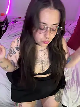 Snapshot of Mizztikaa chatting on January 12, 2025, 3:28 am Mizztikaa online show from January 12, 2025, 3:28 am