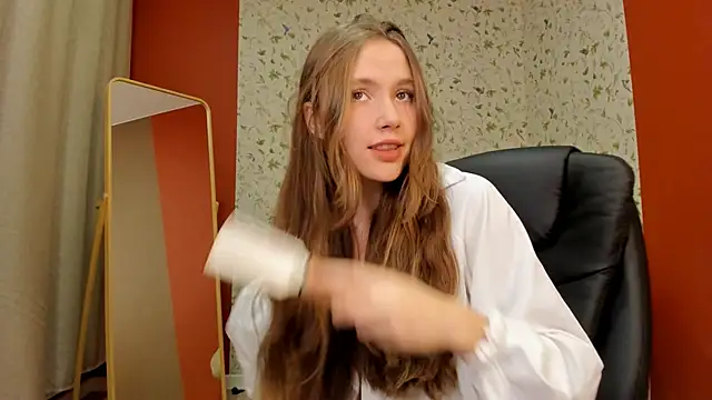 MaryannSoftt online show from November 27, 2025, 3:01 pm