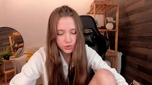 Snapshot of MaryannSoftt chatting on October 9, 2025, 3:34 pm MaryannSoftt online show from October 9, 2025, 3:34 pm