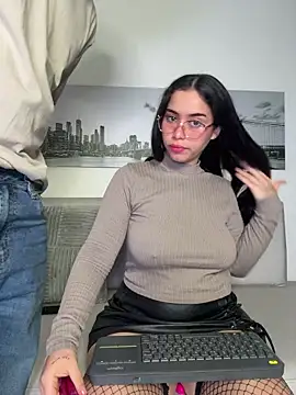 Snapshot of SophieRoyals chatting on March 30, 2026, 1:12 pm SophieRoyals online show from March 30, 2026, 1:12 pm