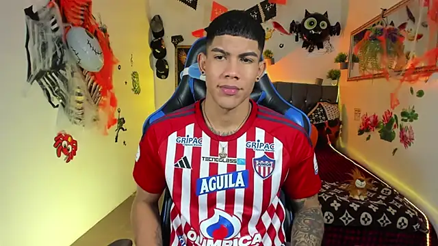 Damian latinxxx online show from October 24, 2025, 3:05 am