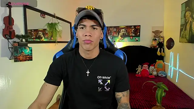 Damian latinxxx online show from April 11, 2026, 1:24 am