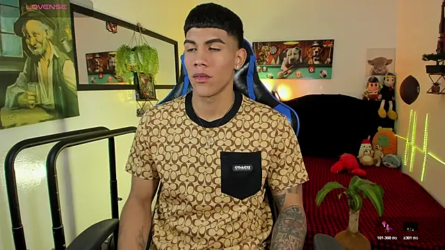 Damian latinxxx online show from April 8, 2026, 3:19 am