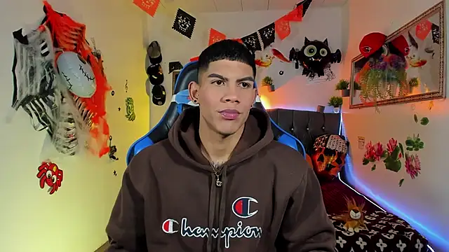 Damian latinxxx online show from October 25, 2025, 3:06 am