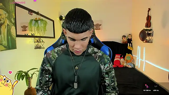 Damian latinxxx online show from March 25, 2026, 2:33 am