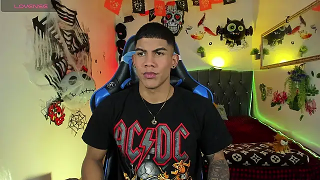 Damian latinxxx online show from October 17, 2025, 2:59 am