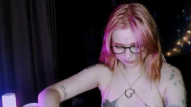 candy lina online show from October 30, 2025, 10:17 pm