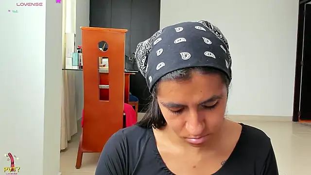 Snapshot of Kamilasalazar chatting on February 14, 2025, 6:40 pm Kamilasalazar online show from February 14, 2025, 6:40 pm