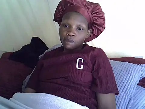 Snapshot of Sweet_serah chatting on December 18, 2025, 7:35 am Sweet serah online show from December 18, 2025, 7:35 am