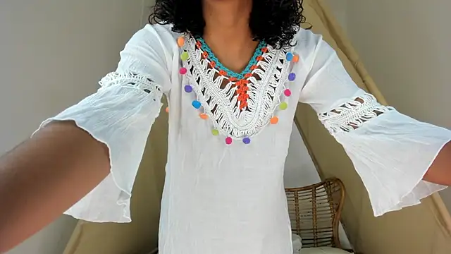 Snapshot of Ariella_Ruiz chatting on October 12, 2025, 12:06 pm Ariella Ruiz online show from October 12, 2025, 12:06 pm