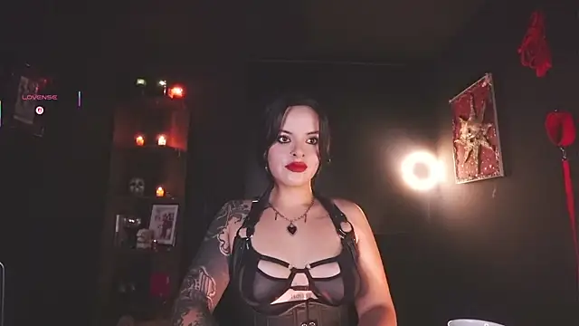 Snapshot of YourMissAlice chatting on March 27, 2026, 10:00 pm YourMissAlice online show from March 27, 2026, 10:00 pm