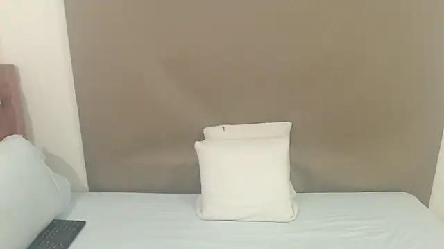 Snapshot of kimberlyjamexxx chatting on March 31, 2026, 4:36 am kimberlyjamexxx online show from March 31, 2026, 4:36 am