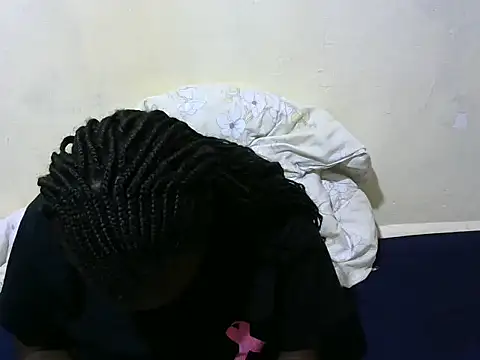 Snapshot of Thicky_kyla chatting on February 23, 2026, 5:35 pm Thicky kyla online show from February 23, 2026, 5:35 pm