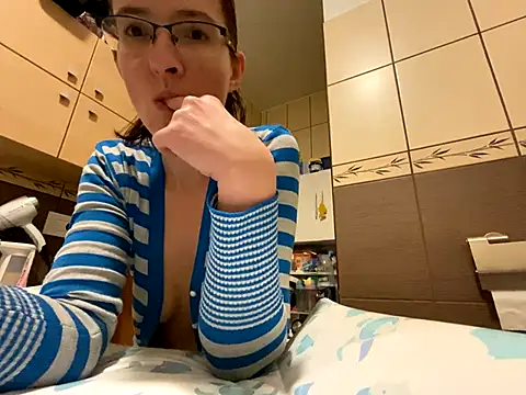 Milky hairy mommy online show from October 11, 2025, 6:31 pm