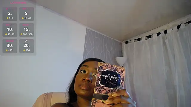 Snapshot of Britanymooree chatting on December 28, 2024, 10:44 pm Britanymooree online show from December 28, 2024, 10:44 pm