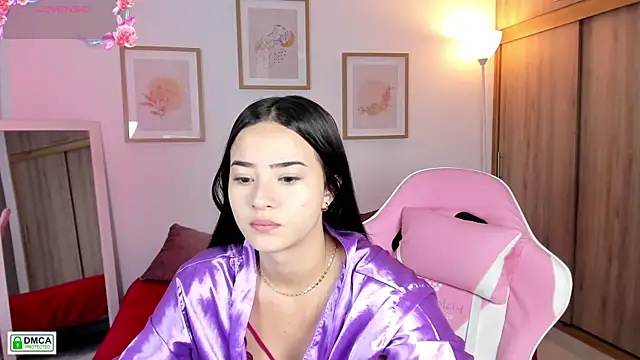 Veronica isaza   online show from November 5, 2025, 12:19 pm