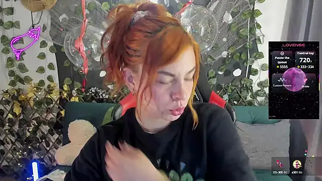 cocochanell6666 online show from October 16, 2025, 7:27 am