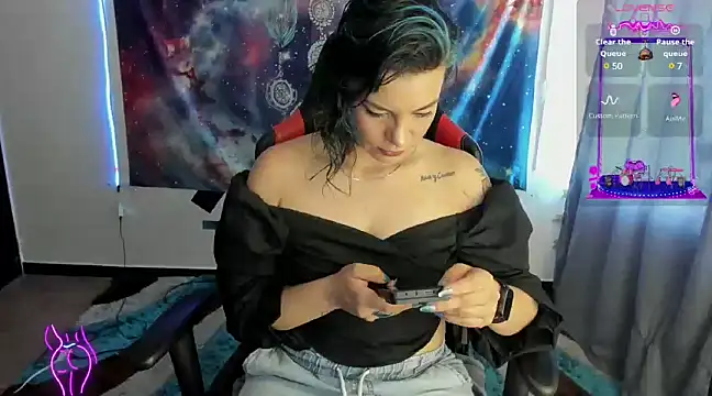 cocochanell6666 online show from February 7, 2025, 9:26 pm