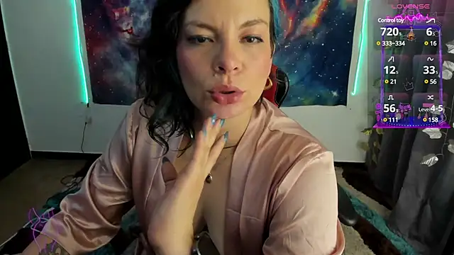 cocochanell6666 online show from February 16, 2025, 6:32 am