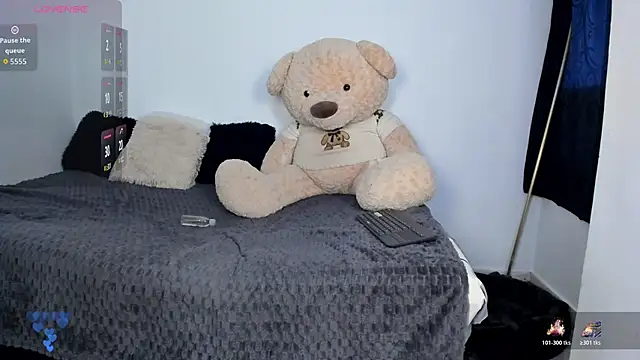 Snapshot of LittleParker chatting on May 12, 2026, 1:39 pm LittleParker online show from May 12, 2026, 1:39 pm