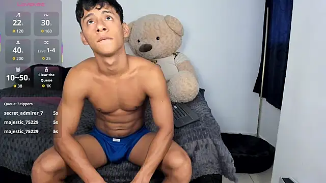 Snapshot of LittleParker chatting on May 17, 2026, 12:38 pm LittleParker online show from May 17, 2026, 12:38 pm