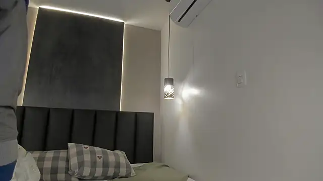 AbbyWathson online show from February 11, 2026, 11:54 am