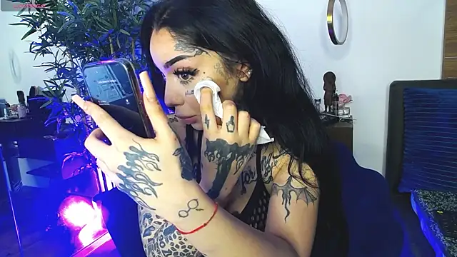 CreamyInkky  online show from April 7, 2026, 4:58 am