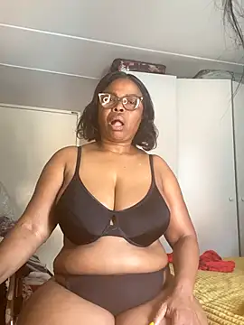 Nomthie online show from October 23, 2025, 1:21 pm