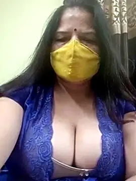 Snapshot of IndianAngle chatting on November 6, 2025, 10:03 pm IndianAngle online show from November 6, 2025, 10:03 pm