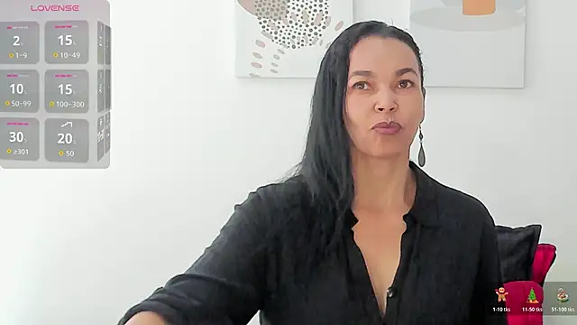 Evawalker  online show from December 18, 2025, 3:05 pm