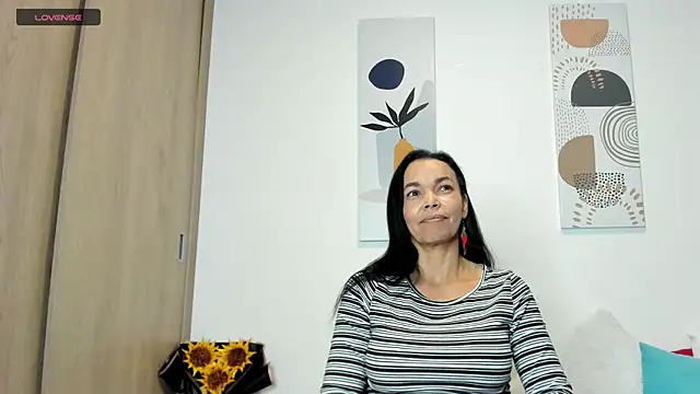Evawalker  online show from February 26, 2025, 4:41 am