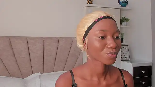 Snapshot of SavannahWildee chatting on November 27, 2025, 2:28 pm SavannahWildee online show from November 27, 2025, 2:28 pm