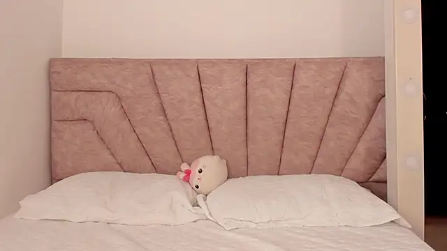 Snapshot of SavannahWildee chatting on November 3, 2025, 12:20 pm SavannahWildee online show from November 3, 2025, 12:20 pm