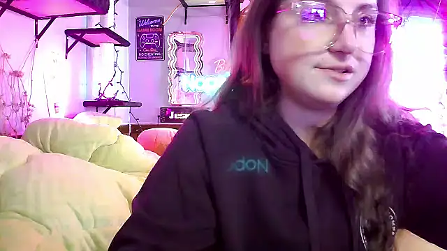 mirannacult online show from February 22, 2025, 5:24 pm