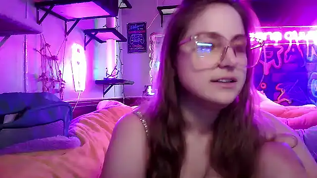 mirannacult online show from March 6, 2025, 1:57 pm