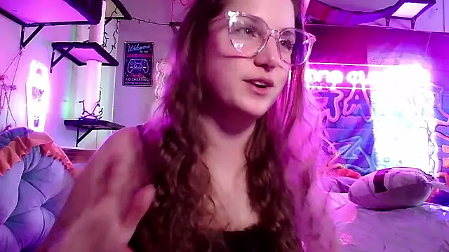 mirannacult online show from February 1, 2025, 9:19 pm