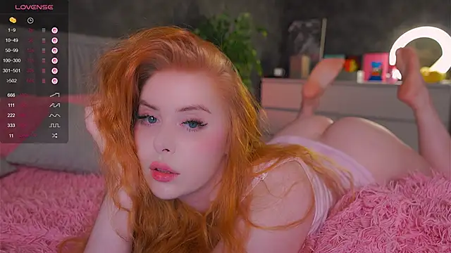 RedHotVixen0 online show from November 4, 2025, 12:03 am