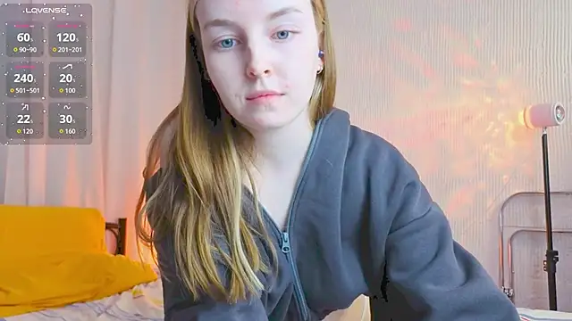 Snapshot of Wild__flowers chatting on April 20, 2026, 4:52 pm Wild flowers online show from April 20, 2026, 4:52 pm