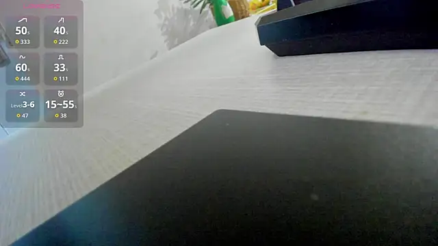 AishaRouhi online show from October 24, 2025, 4:00 am