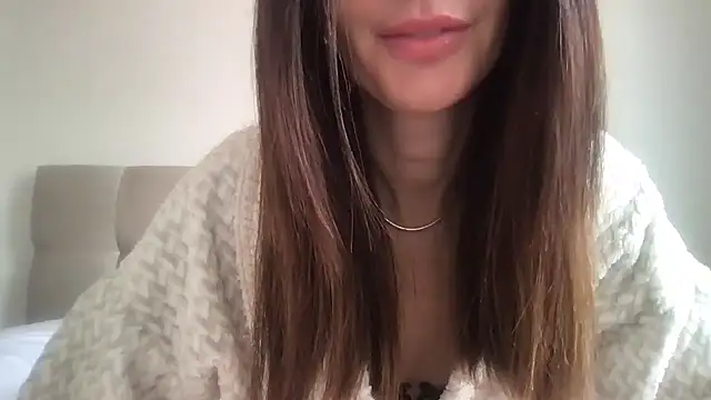 paolajonez online show from November 9, 2025, 12:31 pm