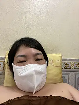 Hachi Sweetbabie  online show from November 27, 2025, 11:43 am