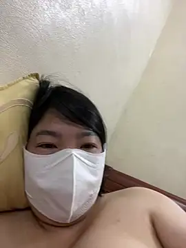 Hachi Sweetbabie  online show from April 8, 2026, 10:11 pm