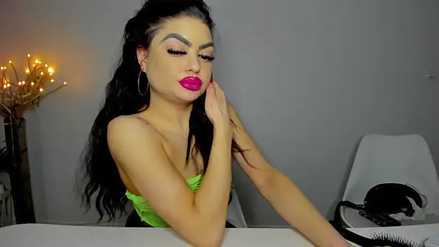aishahottie online show from February 3, 2025, 10:21 pm