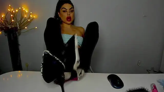 aishahottie online show from February 8, 2025, 3:52 am