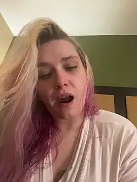 Lalalynn online show from February 18, 2026, 10:17 pm