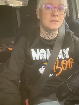 poussichienne online show from November 28, 2025, 10:37 am