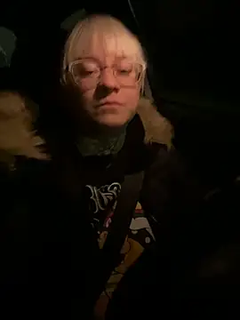 poussichienne online show from February 17, 2026, 4:21 am